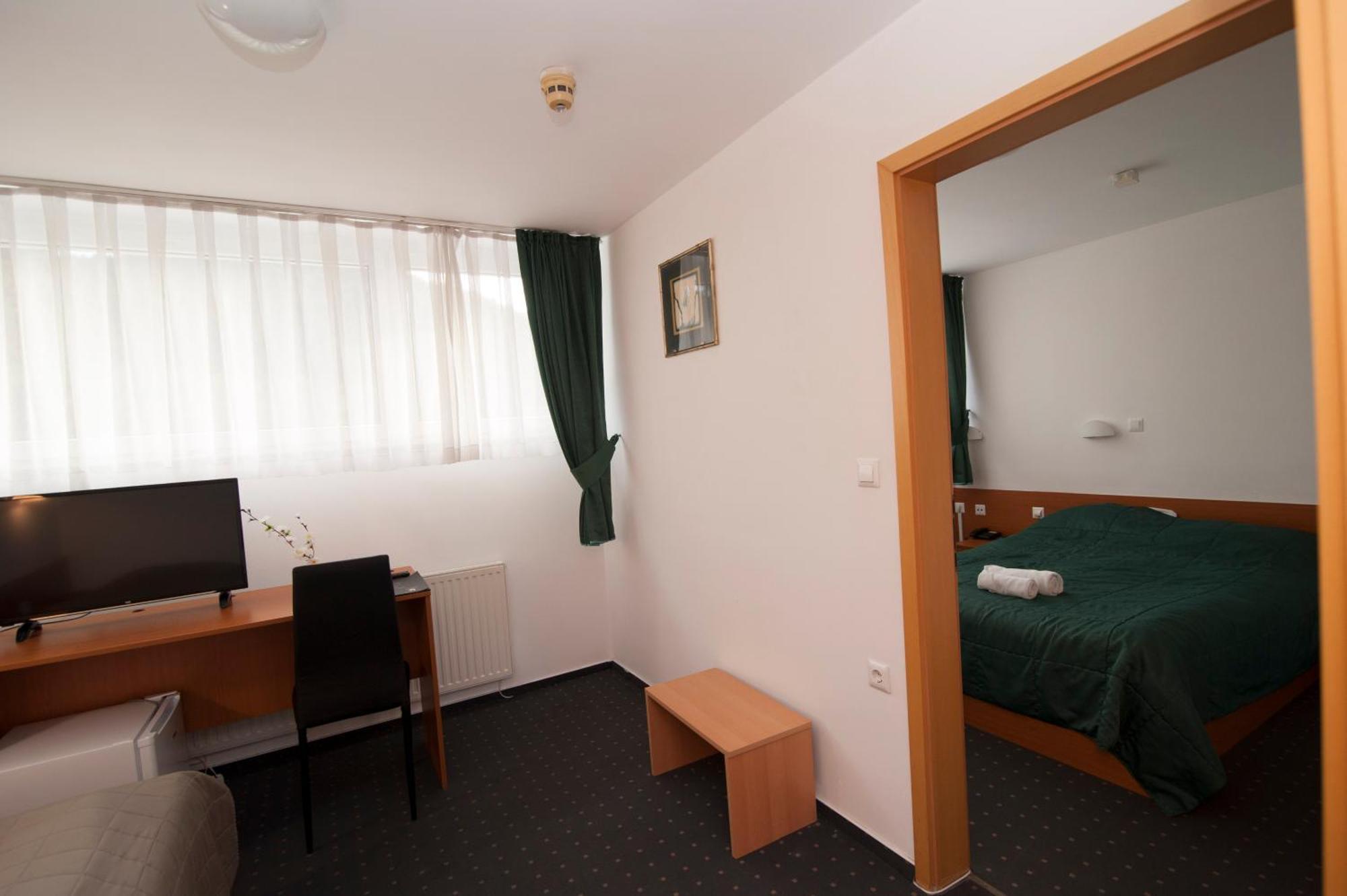 Hotel Faraon Celje Quarto foto