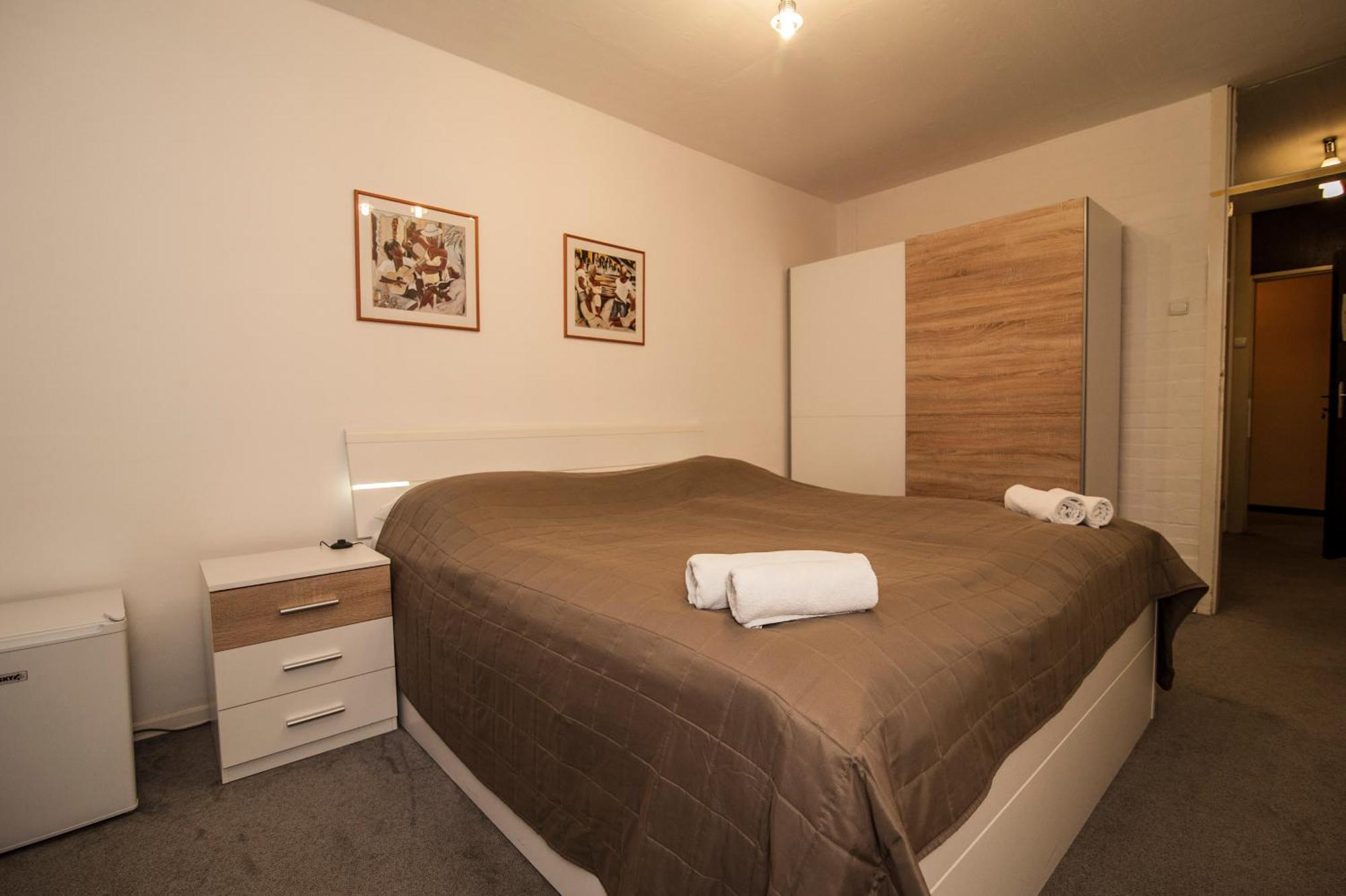 Hotel Faraon Celje Quarto foto