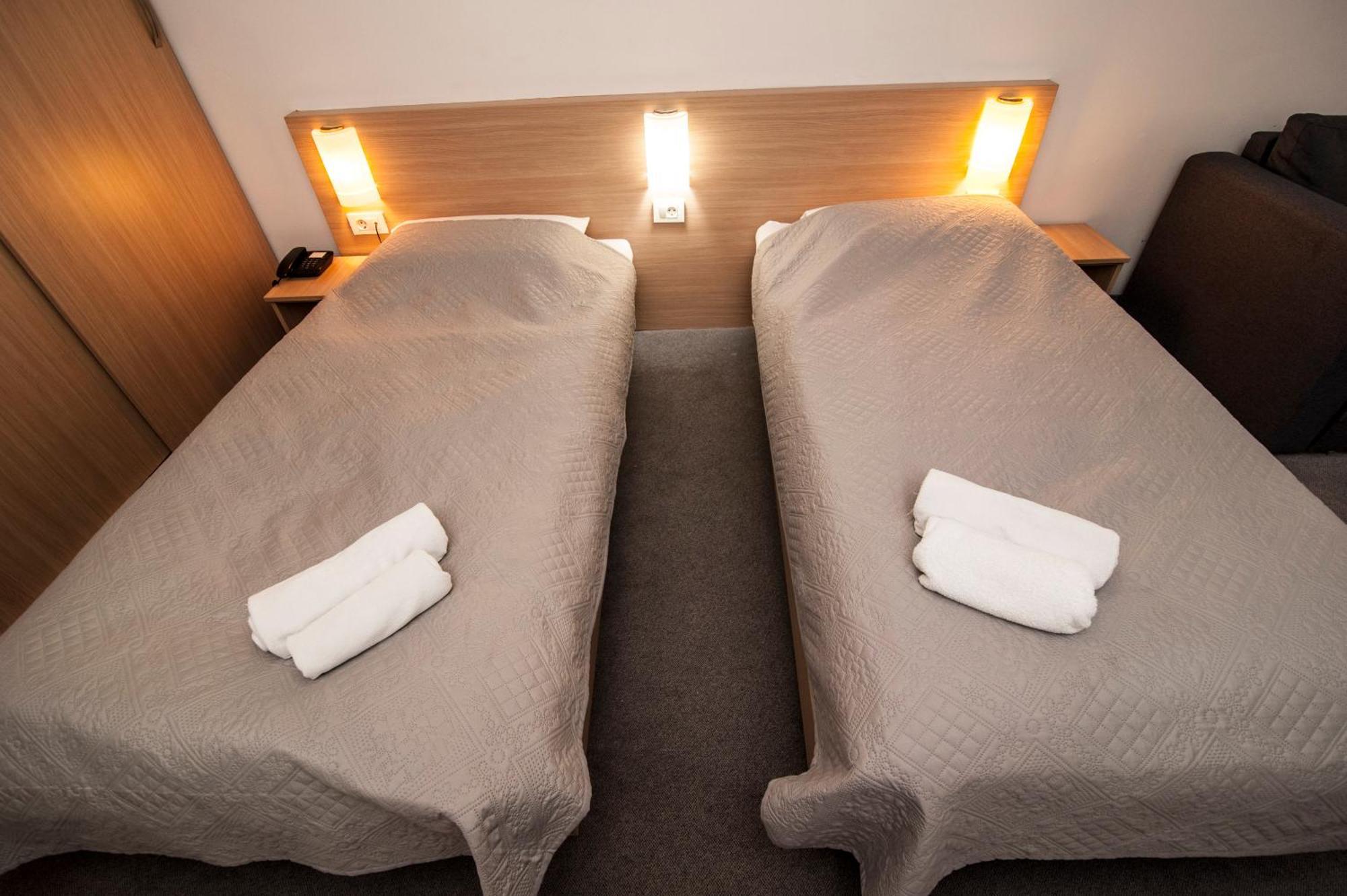 Hotel Faraon Celje Quarto foto