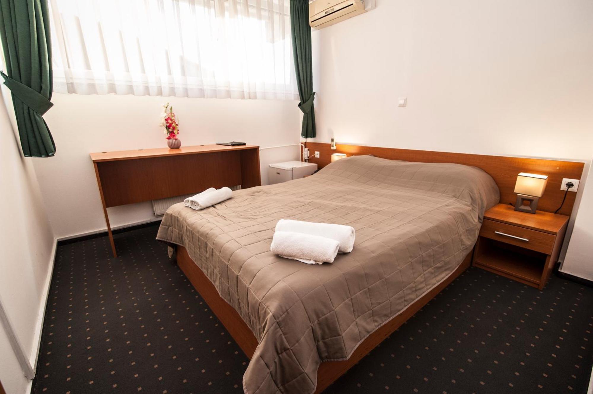 Hotel Faraon Celje Quarto foto